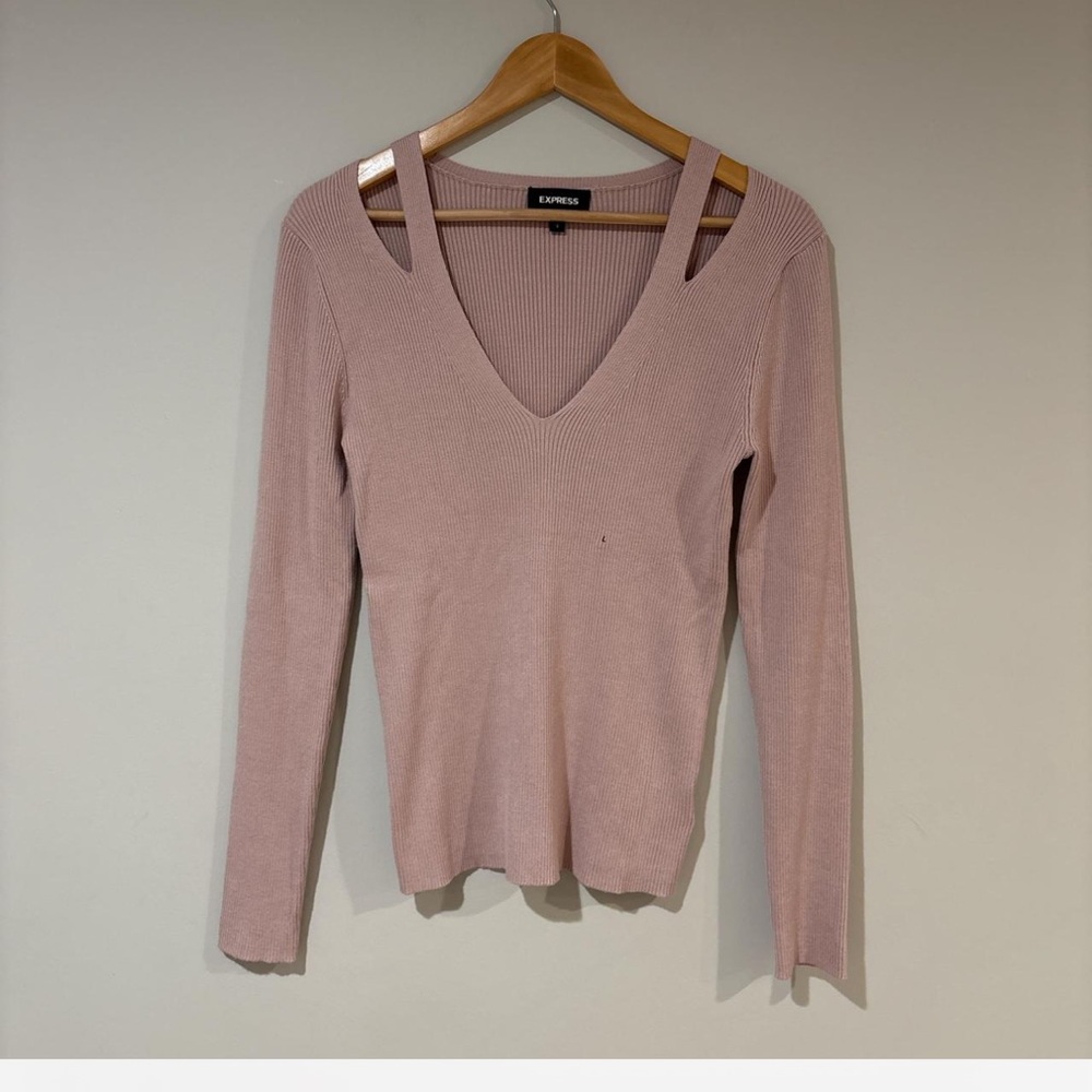Express Ribbed V-Notch Long Sleeve Top - Soft Pink - L